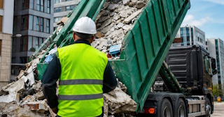 Вывоз строительного мусора в Малгобеке: услуги лицензированной компании — ПроМусор